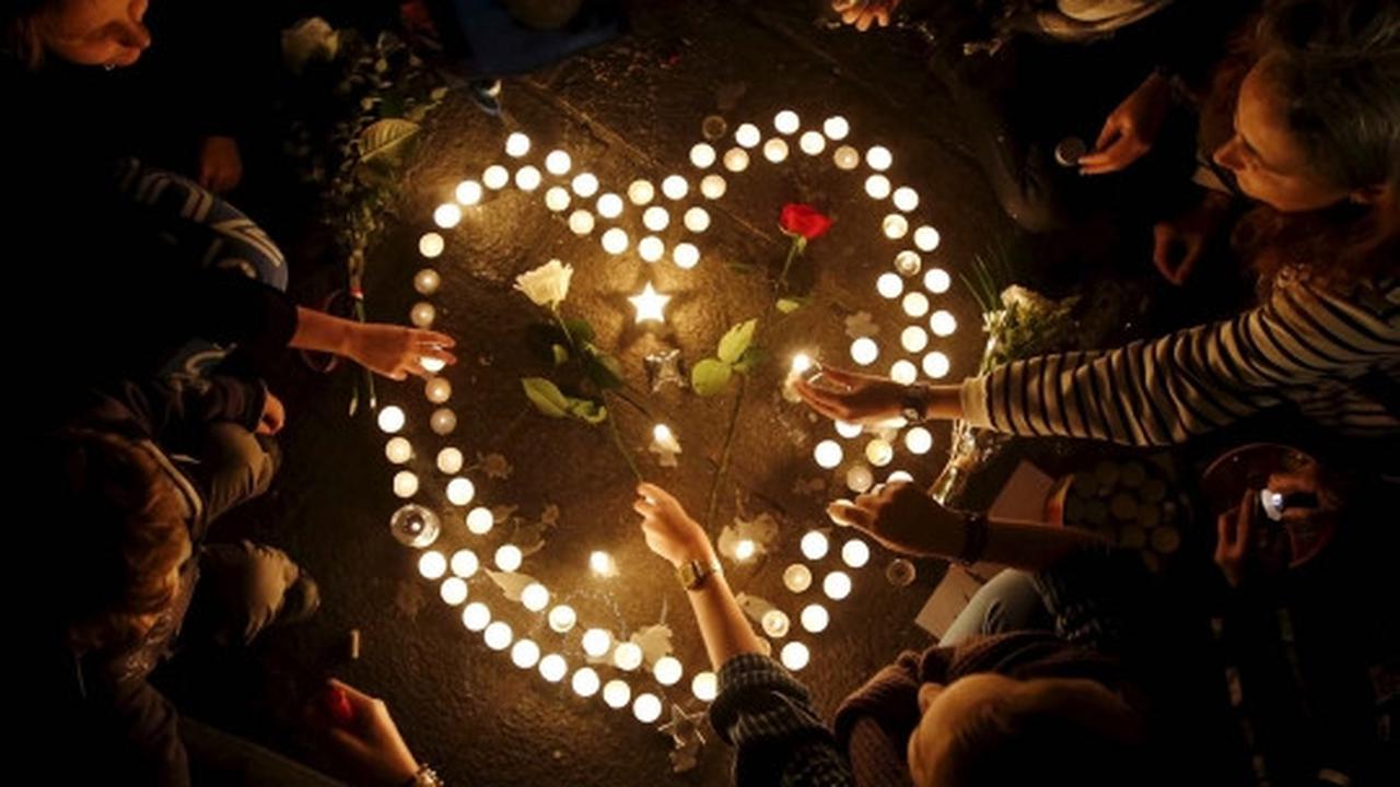 Dunia berduka untuk korban serangan di Paris