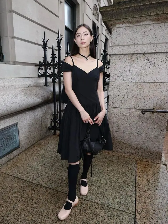 6 Potret Lauren Tsai Aktris Amerika yang Dirumorkan Pacaran dengan Park Seo Joon, Pancarkan Aura Dark Feminine dengan Outfit Serba Hitam