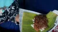 Habisnya nasi soon di Jalan Brigjend Katamso, Prawirodirjan, Gondomanan, Kota Jogja ini karena cocok dengan soon dan sambalnya.