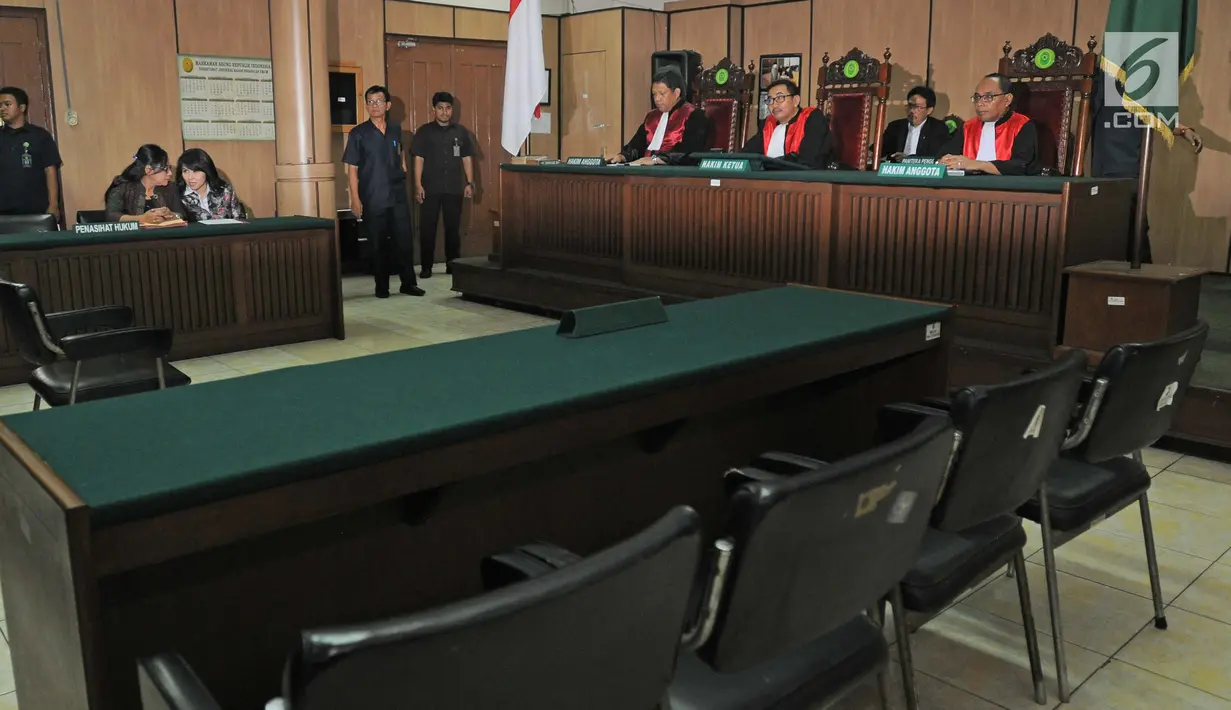 Suasana ruang sidang perdana perceraian Basuki Tjahaja Purnama alias Ahok terhadap Veronica Tan di Pengadilan Negeri Jakarta Utara, Rabu (31/1). Sidang gugatan cerai ini ditunda lantaran tak hadirnya kuasa hukum Veronica. (Liputan6.com/Herman Zakharia)