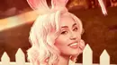 Miley Cyrus sendiri bahkan miliki potret dirinya yang memakai kostum kelinci dan terlihat imut banget! (instagram/mileycyrus)