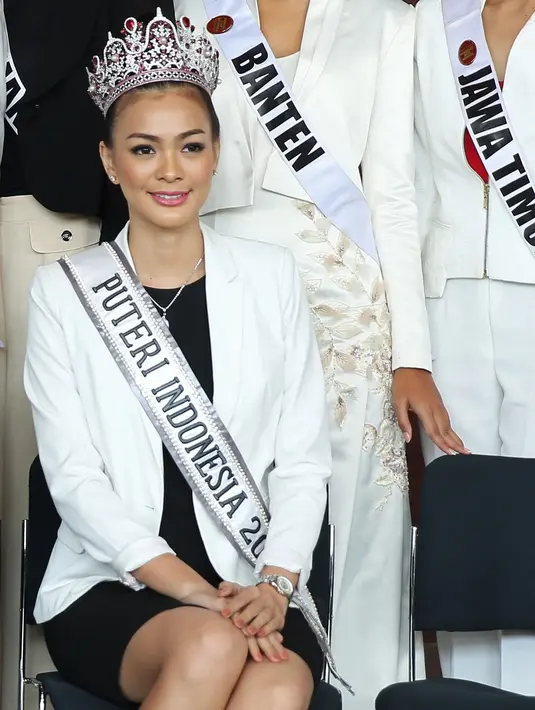 Kedatangannya ke KPK kali ini menurut Kezia merupakan langkah awal bagi seorang Puteri untuk mengenal KPK beserta pengertian soal korupsi dan segala macam aspek yang berkaitan di dalamnya. (Bambang E. Ros/Bintang.com)