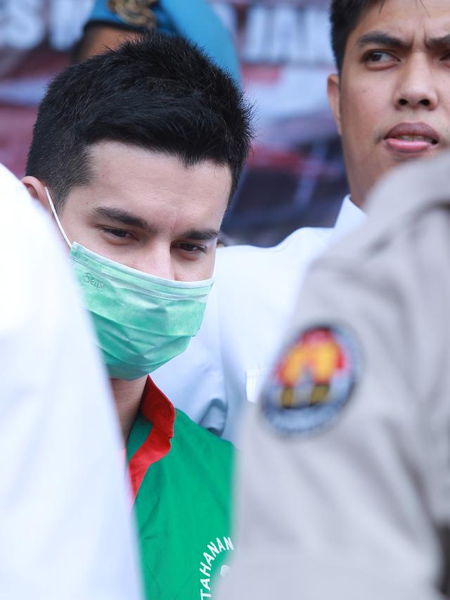 [Fimela] Steve Emmanuel Narkoba