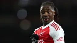 Eberechi Eze menjadi keran gol Arsenal pada menit ke-36 setelah tendangan kerasnya dari luar kotak penalti tak mampu dibendung penjaga gawang Bayer Leverkusen. (AP Photo/Ian Walton)