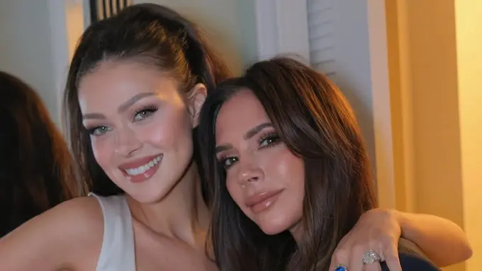 Gaya Fashionanble Victoria Beckham dan Nicola Peltz saat Bersama