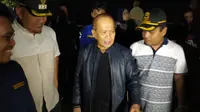 Wakil Ketua MPR RI Syarief Hasan Kunjungi Korban Banjir di GOR Pengadegan, Kalibata, Jakarta Selatan. (Liputan6.com/Moch Harunsyah).