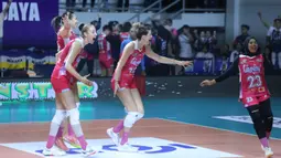 Jakarta Livin' Mandiri menaklukkan Bandung bjb Tandamata dengan skor tipis 3-2 (21-25, 28-26, 31-29, 22-25, 16-14). (Dok. PBVSI)