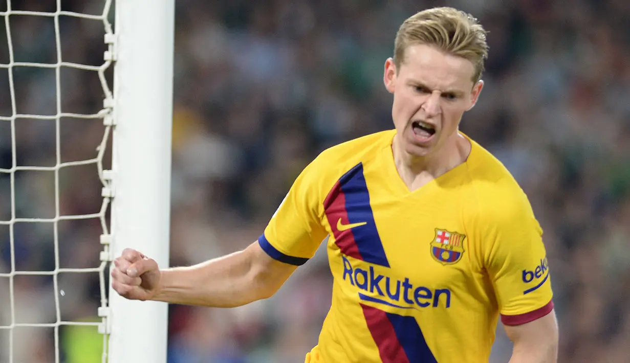 Frenkie de Jong merupakan pemain asal Belanda yang saat ini merumput bersama Barcelona. Pada awal tahun 2021 nilai banderolnya sebesar 70 juta euro, namun saat ini harganya menjadi 90 juta euro. (Foto: AFP/Cristina Quicler)