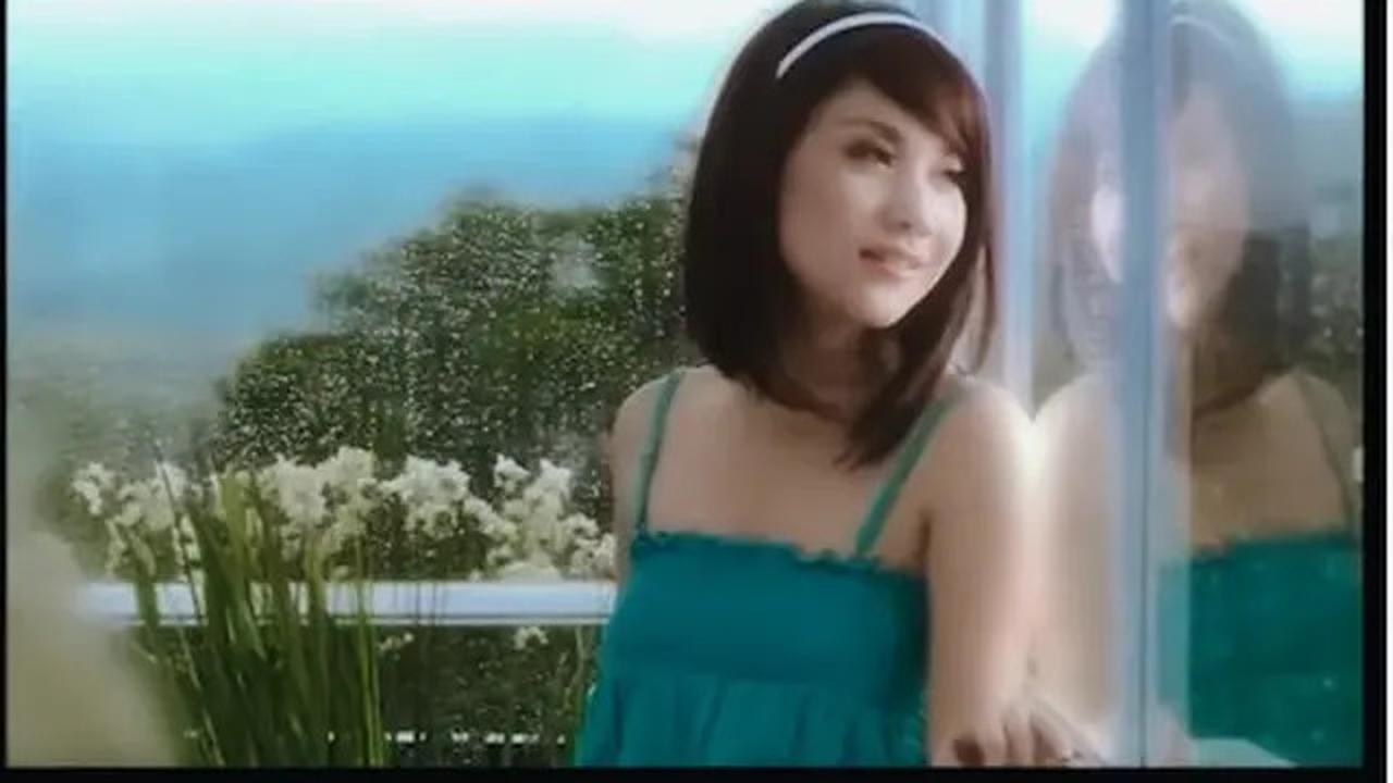 6 Potret Lawas BCL dengan Rambut Pendek, Flashback Rilis Album Cinta Pertama