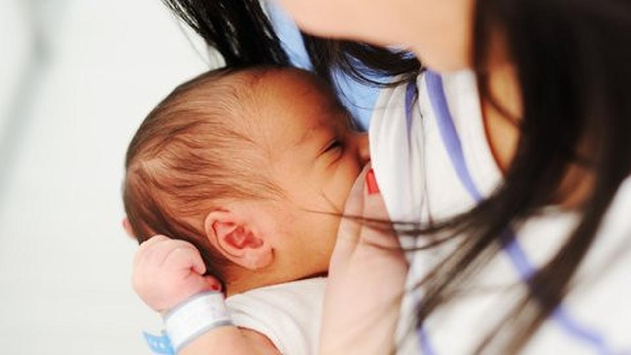 Menyusui tawarkan 6 manfaat kesehatan ini, ladies!
