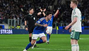 Sandro Tonali merayakan golnya dalam laga play-off kualifikasi Piala Dunia 2026 antara Italia vs Irlandia Utara di New Balance Arena, 27 Maret 2026. (AP Photo/Antonio Calanni)