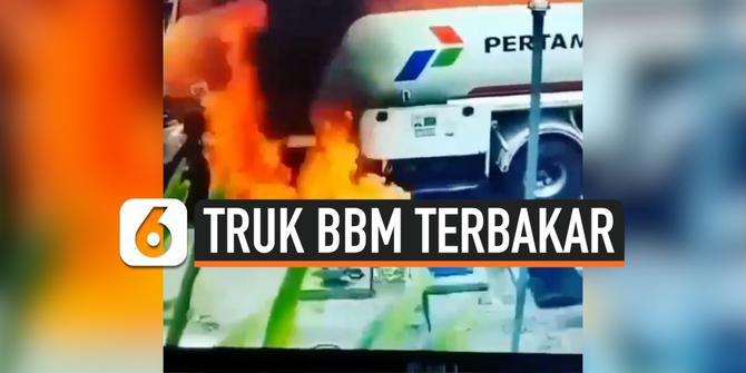 VIDEO: Percikan Api Muncul Saat Truk BBM Bongkar Muat, Sebabkan Kebakaran