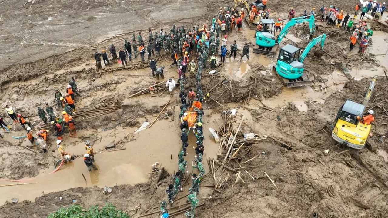Lima Prajurit Marinir Korban Longsor di Bandung Barat Dievakuasi, Ini Nama-namanya