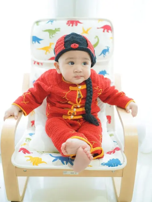 Tak sedikit pula netizen yang auto nyebut 'MasyaAllah Tabarakallah' saat melihat Cipung yang semakin ganteng dan lucu dari hari ke hari.(instagram.com/raffinagita1717)