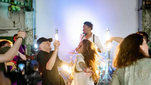 aktivitas seru yang berkesan untuk acara pesta tunanganmu