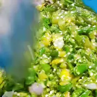 Tanpa Direbus Lebih Dulu, Begini Cara Bikin Sambal Hijau ala Rumah Makan Padang yang Wangi (Credit: YouTube/mami cinta)