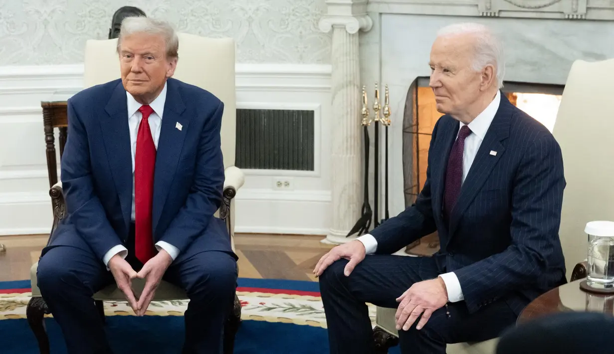 Tradisi kunjungan tersebut untuk mempertunjukkan pengalihan kekuasaan secara damai dalam demokrasi Amerika Serikat antara pemimpin yang berkuasa dan kepala eksekutif yang baru. (SAUL LOEB/AFP)