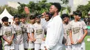 Daniel Sturridge, memberikan pesan kepada para talenta muda Bekasi pada acara Second Chance yang berkolabolasi dengan EA FC Mobile di Plaza dan Stadion Patriot Candrabhaga, Kota Bekasi, Minggu (29/3/2026) pagi. (Bola.com/Abdul Aziz)
