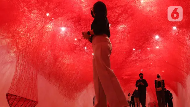 Perupa Jepang Chiharu Shiota Tampilkan Karya Bertajuk The Soul Trembles