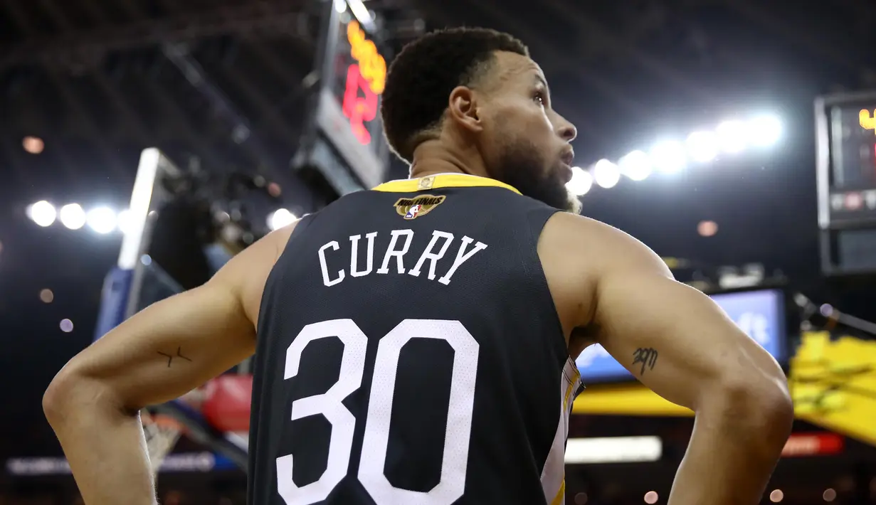9. Stephen Curry (Basket): 79.8 juta dolar AS. (AFP/Ezra Shaw)