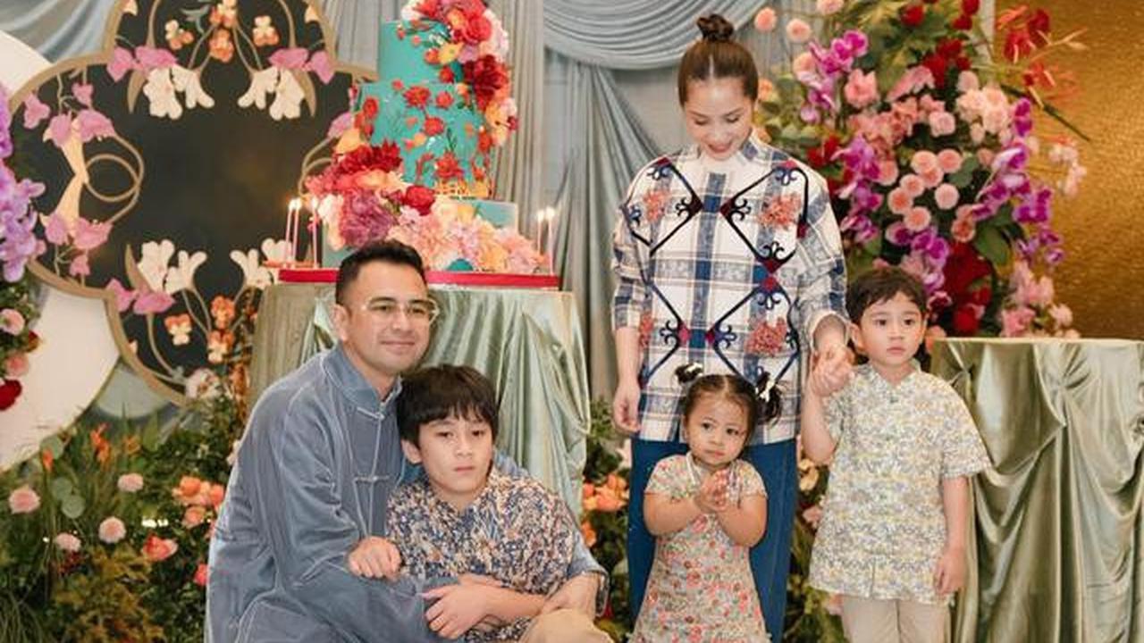 Potret Dekorasi Panggung Acara Ultah Raffi-Nagita yang Elegan dan Artistik