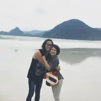 Aming melayangkan permohonan cerai/talak terhadap Evelyn di Pengadilan Agama Jakarta Selatan. Devi enggan menjelaskan lebih lanjut terkait permasalahan rumah tangga yang baru beberapa bulan itu. Lantaran itu masuk dalam materi. (Instagram/ev0124)