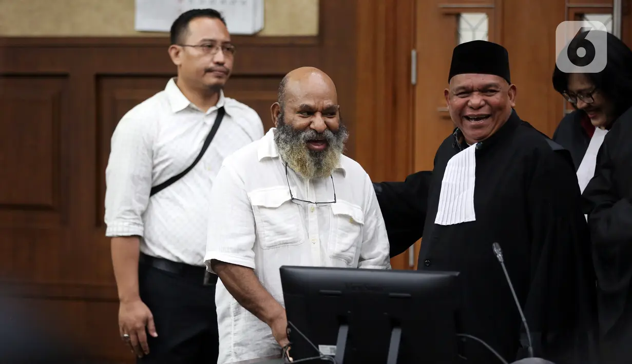Hakim Pengadilan Tipikor pada Pengadilan Negeri Jakarta Pusat (PN Jakpus) mengultimatum saksi dalam kasus dugaan suap dan gratifikasi dengan terdakwa Gubernur nonaktif Papua Lukas Enembe. (Liputan6.com/Johan Tallo)