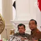 Presiden Jokowi memimpin sidang kabinet paripurna di Istana Merdeka, Jakarta, Selasa (29/8). Jokowi juga mengharapkan agar secepatnya setiap kementerian dan lembaga mampu memperbaiki internalnya masing-masing. (Liputan6.com/Angga Yuniar) 