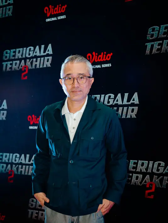 Abimana Aryasatya kembali sebagai Alex di Serigala Terakhir 2. Musim ini menghadirkan dunia yang lebih besar dan banyak karakter baru. Sejumlah bintang papan atas direkrut untuk memperkuat musim kedua. Mereka antara lain Wulan Guritno, Lukman Sardi, Ganindra Bimo, Donny Alamsyah, dan Hana Malasan. Dengan 8 episode, dunia Serigala Terakhir meluas dengan cerita makin utuh. (Foto: Dok. Poplicist)