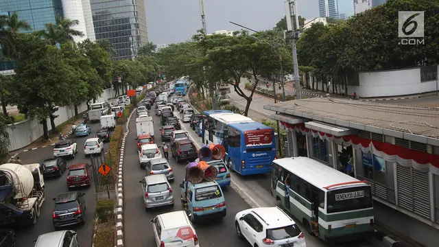 Pemerintah Wacanakan Pembatasan Mobil Berdasarkan Kapasitas Mesin di Jakarta