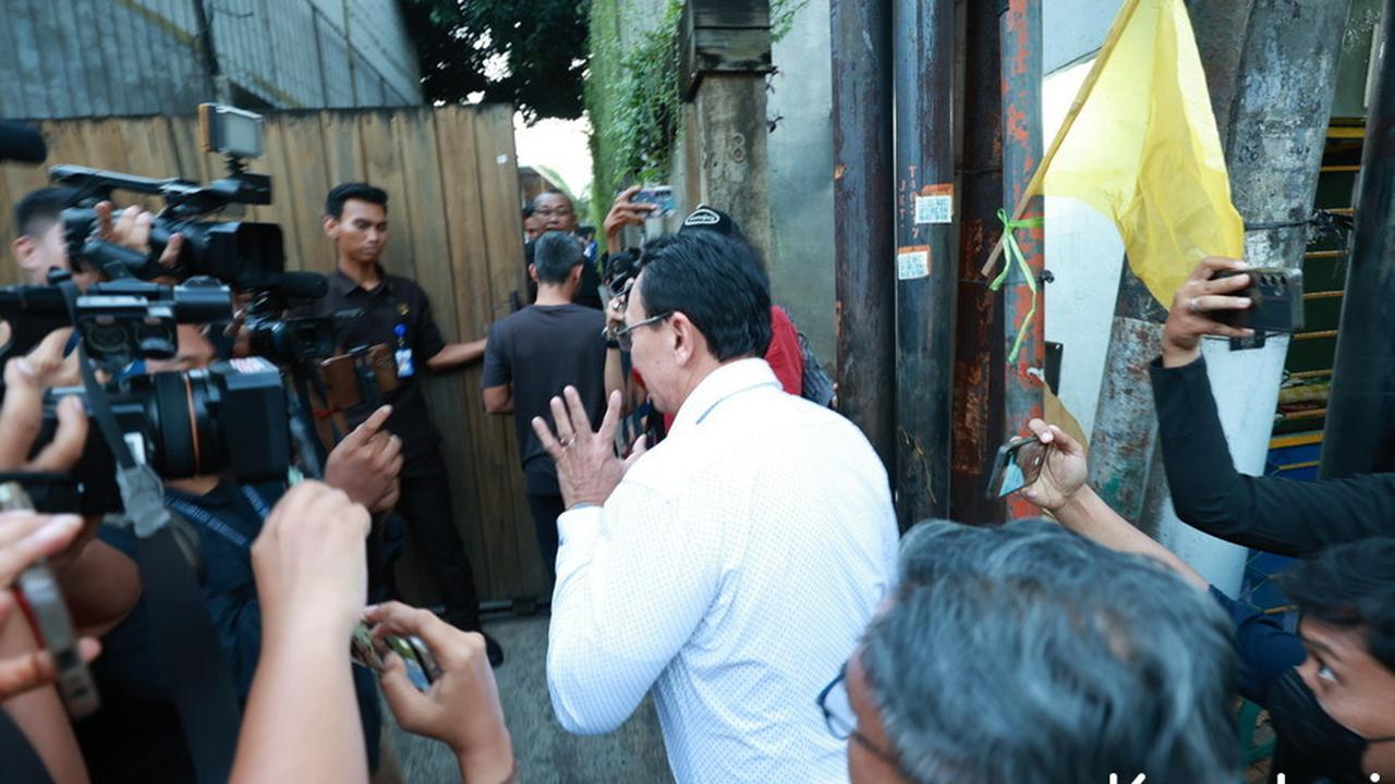 Ada Anies Baswedan - Ahok, Potret Suasana Rumah Duka Suami Najwa Shihab yang Sudah Ramai Didatangi Pelayat