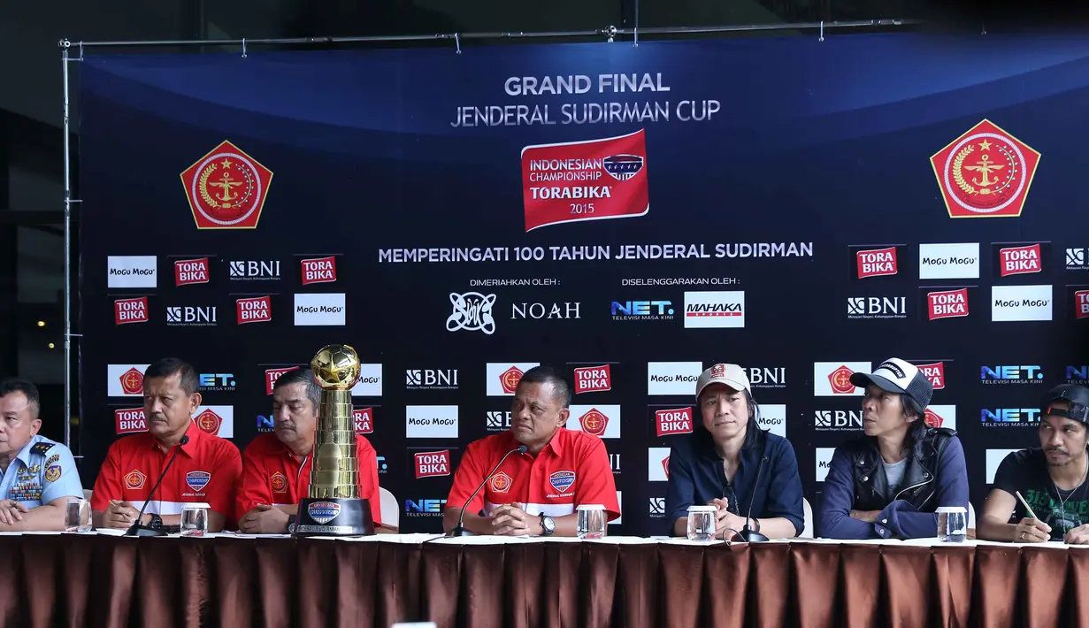 Partai Final Piala Jenderal Sudirman Cup digelar berbarengan dengan 100 tahun Jenderal Sudirman. Turnamen sepak bola yang di gagas Tentara Nasional Indonesia (TNI) ini digelar mulai 10 November 2015. (Nurwahyunan/Bintang.com)