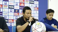 Pelatih interim PSIS Semarang, Muhammad Ridwan, saat memberikan keterangan dalam sesi konferensi pers jelang laga melawan Persita Tangerang pada pekan ke-27 kompetisi BRI Liga 1 2022/2023. (Dok PSIS)
