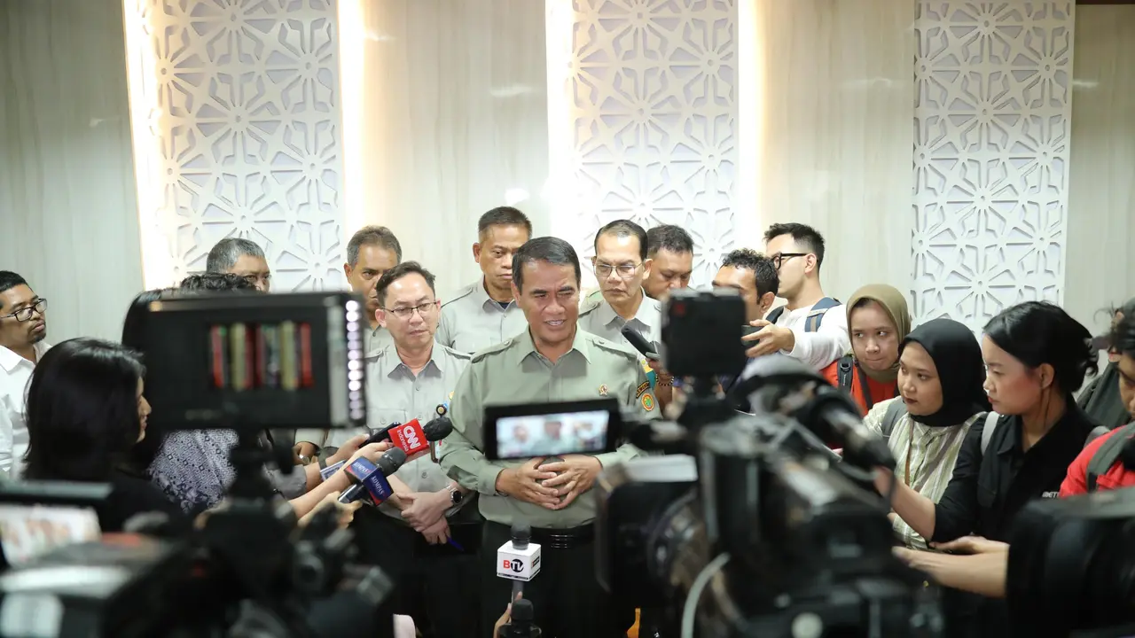 Menteri Pertanian Andi Amran Sulaiman kembali mengambil langkah tegas dengan mencopot seorang pejabat Eselon II di Kementerian Pertanian (Kementan) yang terbukti terlibat praktik korupsi. (Dok Kementan)