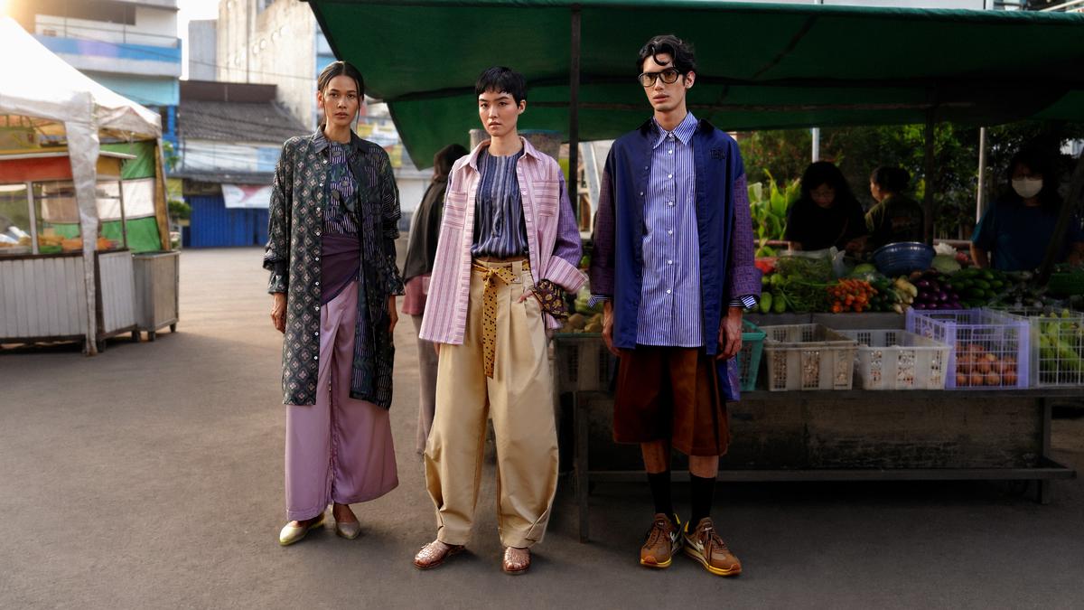 Hujan Bulan Juni Jadi Koleksi Fashion Playful Rama Dauhan X Benang Jarum, dari Puisi ke Busana