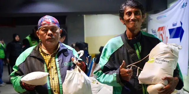 Pegadaian Bagikan 1.000 Paket Sembako untuk Pengemudi Ojol, Apresiasi Penggerak Ekonomi Harian