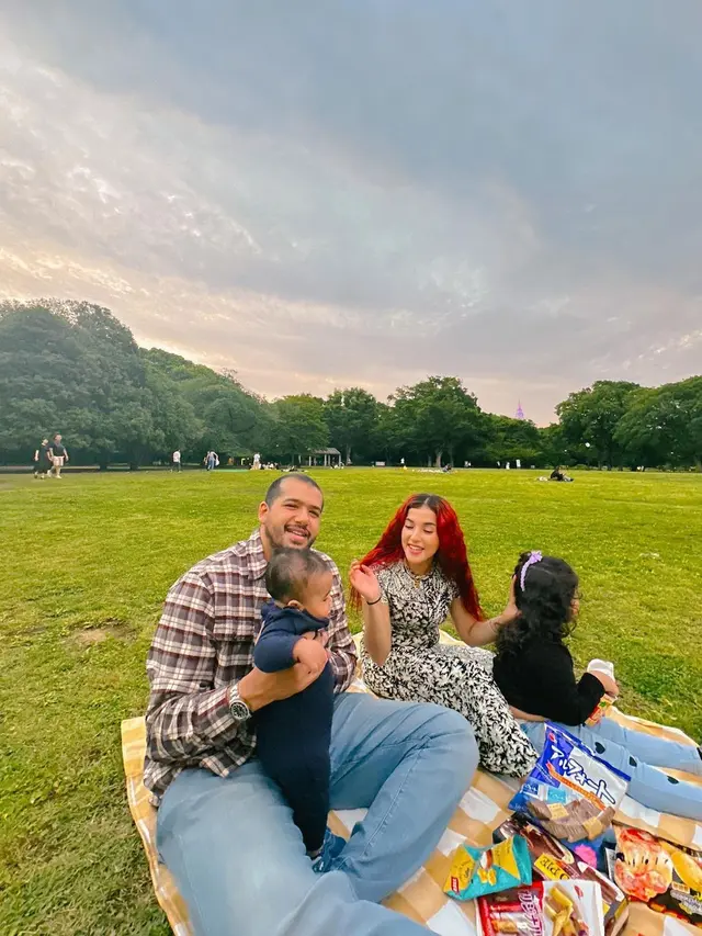 8 Gaya Kece Tasya Farasya Liburan di Jepang Sambil Momong Anak