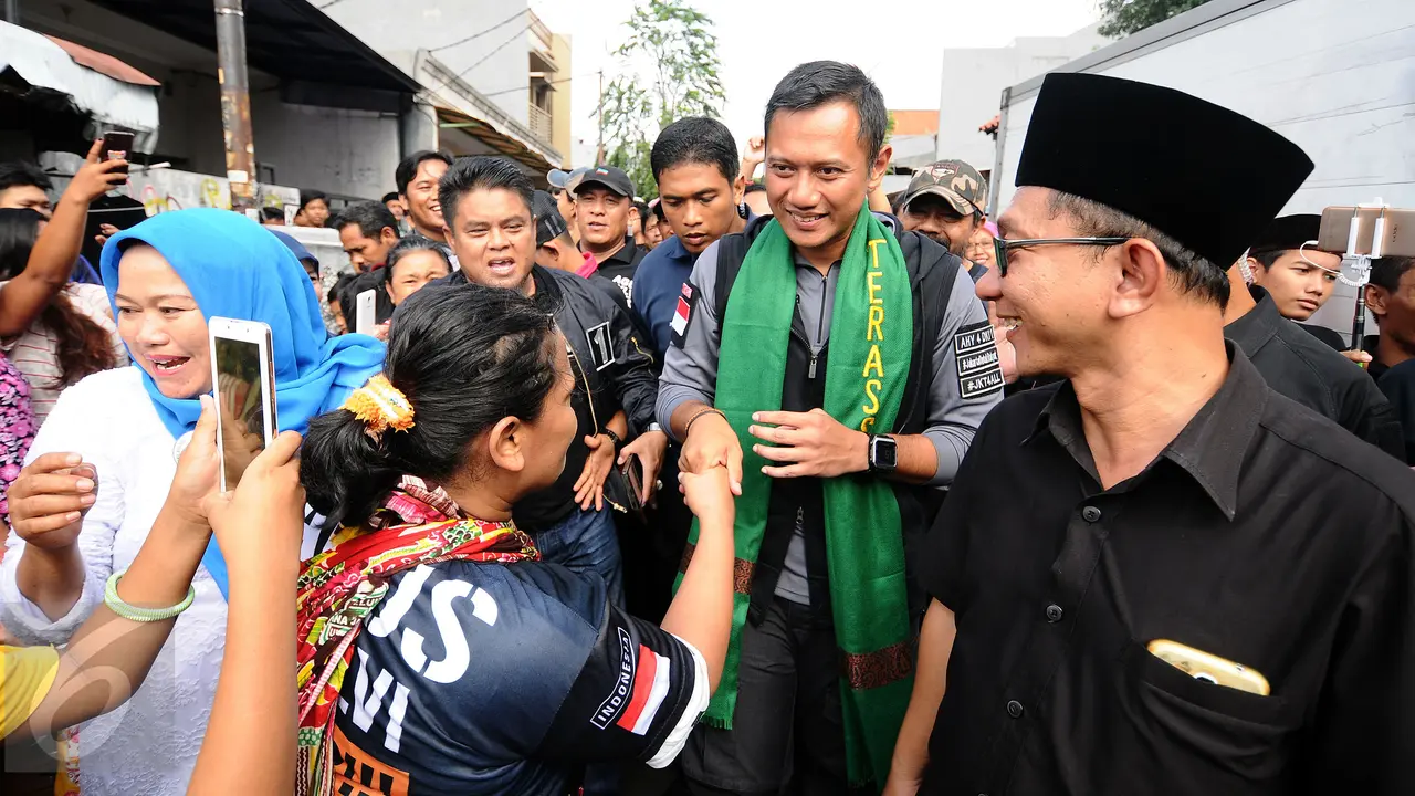 20170105-Sambangi Warga, Cagub AHY Susuri Gang Sukabumi Selatan-Jakarta