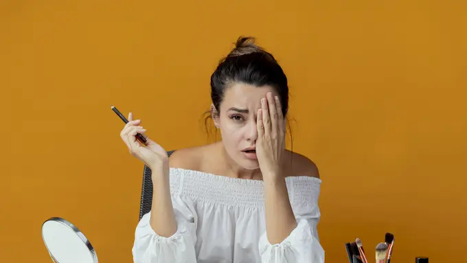 Penyebab makeup oksidasi dan tips menghindarinya