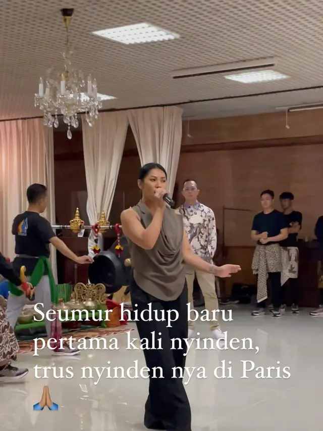 [Fimela] Anggun C Sasmi