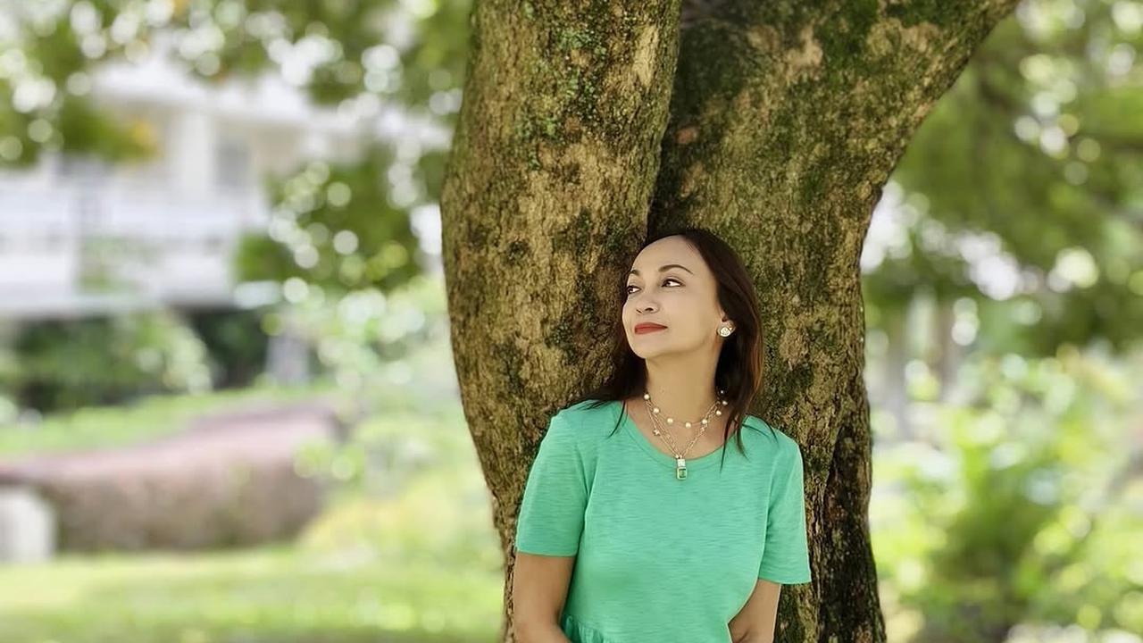 Potret Cantik Gladys Suwandhi yang Sudah 55 Tahun Tapi Tetap Awet Muda dan Masih Menawan