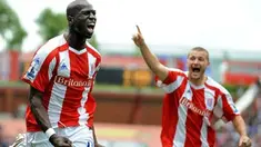 Stoke City's Mamady Sidibe celebrates after scoring the winning goal during the Premier league football match against Aston Villa at The Britannia Stadium, in Stoke-on-Trent, on August 23, 2008. AFP PHOTO/ANDREW YATES