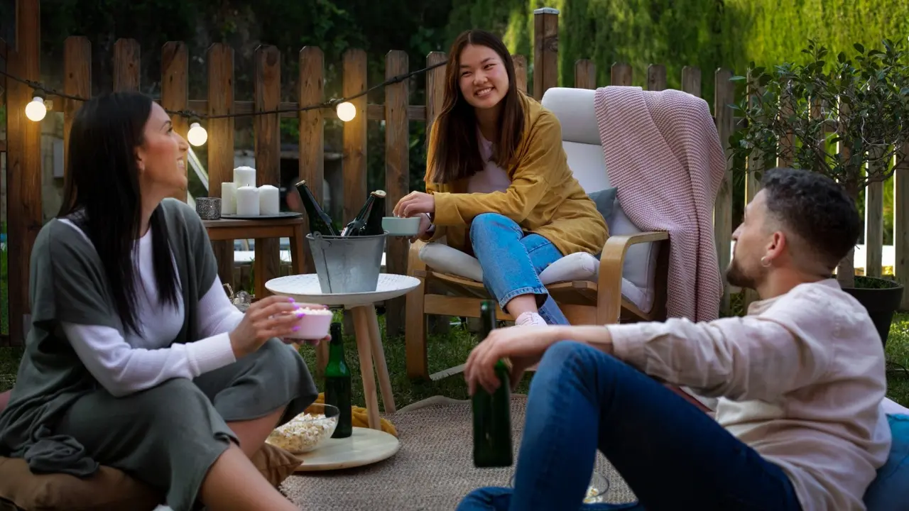 Friends Hangout