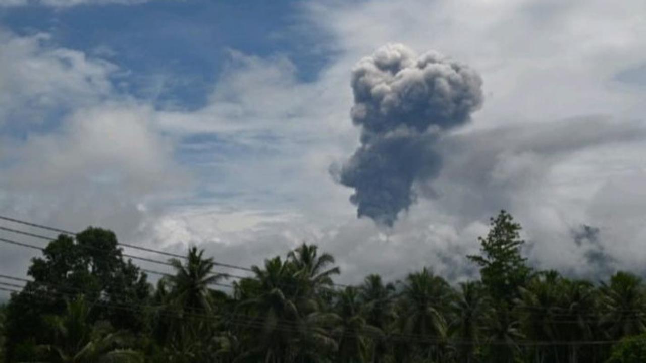 Gunung Dukono dan Lewotobi Laki-Laki Erupsi Lagi