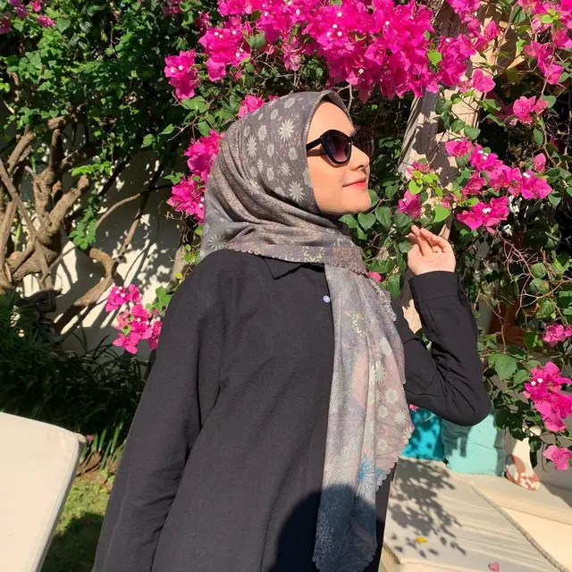 6 Potret Diba Fahira, Selebgram yang Dikabarkan Dekat dengan Keanu