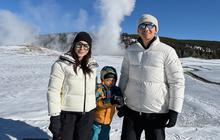 Tanpa Baby Nael, Nikita Willy dan Indra Priawan Ajak Issa Main Salju di Taman Nasional Yellowstone