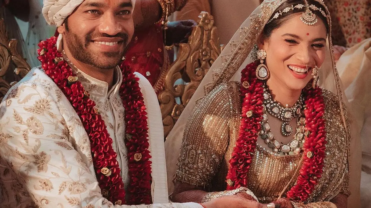 Ankita Lokhande menikah dengan Vicky Jain