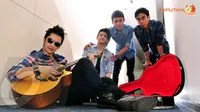 Saleena band hadir meramaikan jagat musik tanah air dengan aliran musik yang unik. Mereka menyebutnya dengan aliran kreatif romantis dengan mengandalkan perpaduan kekuatan lirik dan tempo lagu (Liputan6.com/Panji Diksana