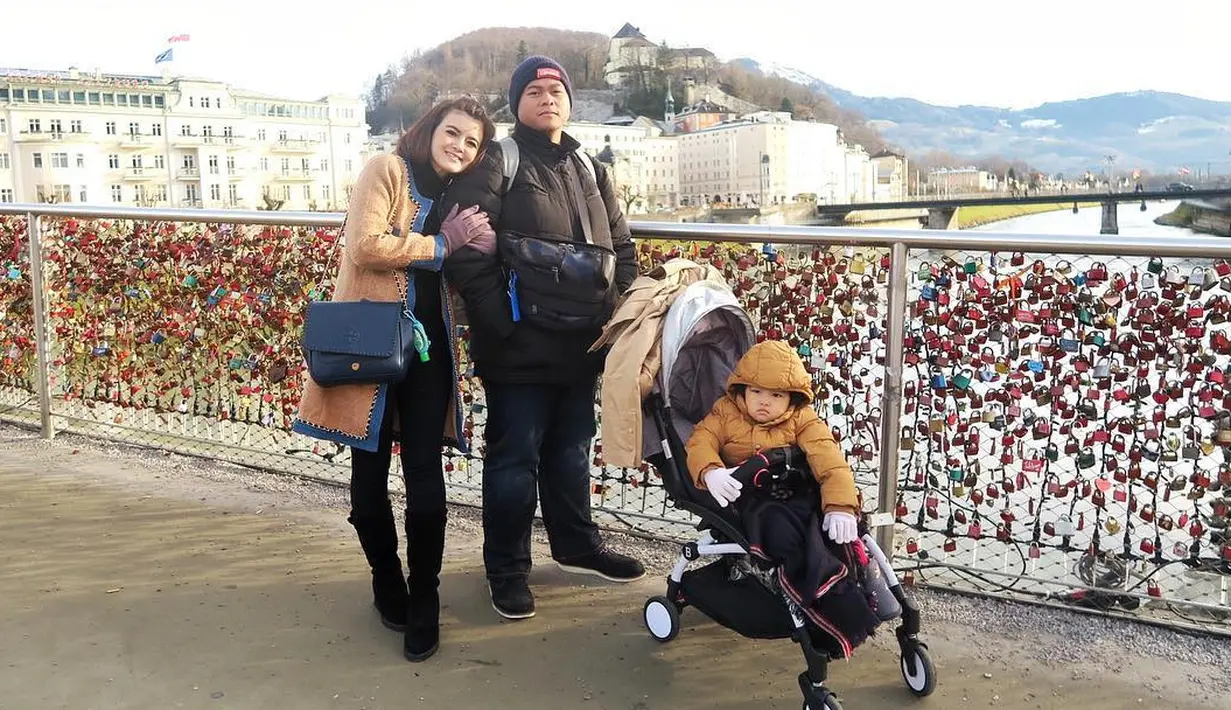 Tania Putri, perempuan berusia 25 tahun ini sudah memutuskan menikah sejak tahun 2014 silam bersama seorang pria bernama Kresna Jayakusuma.  (Instagram/taniaputri1707)