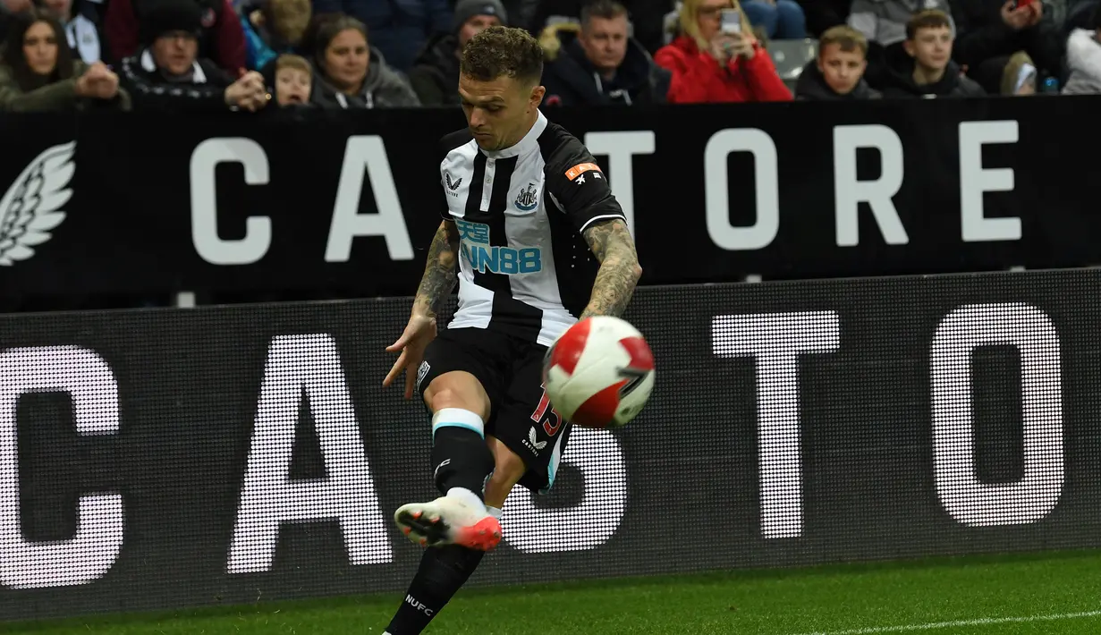 Eks Tottenham Hotspur berusia 31 tahun ini langsung diturunkan menjadi starter dan tampil penuh selama 90 menit dalam laga babak ketiga Piala FA melawan klub Divisi 3 Cambridge United. (AFP/Paul Ellis)